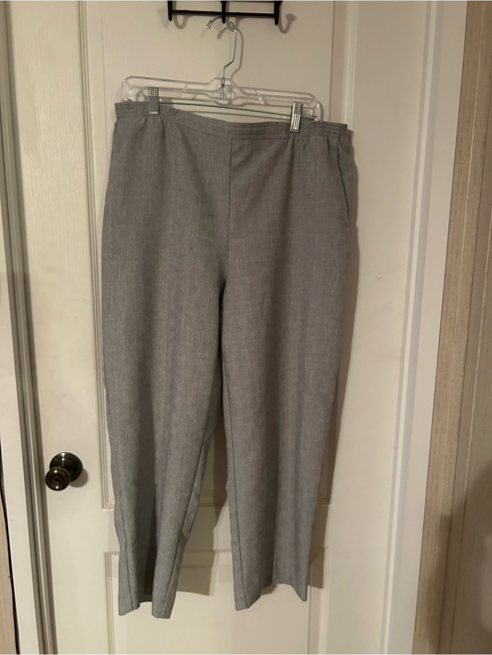 Alfred Dunner Light Gray Women's Straight-Leg Trousers